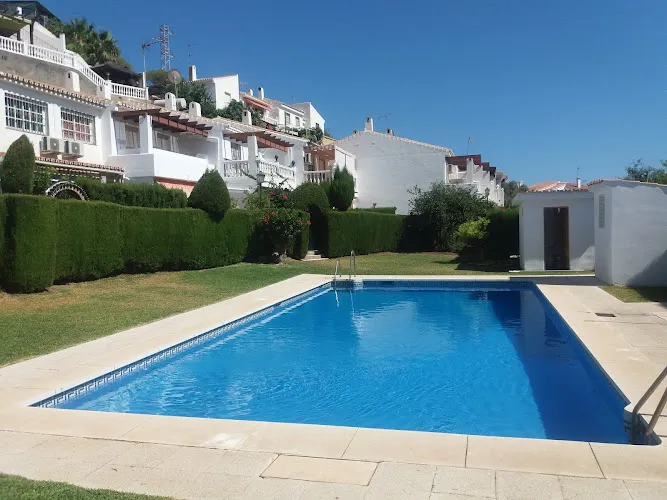 Chalet Adosado con piscina en la Cala del Moral