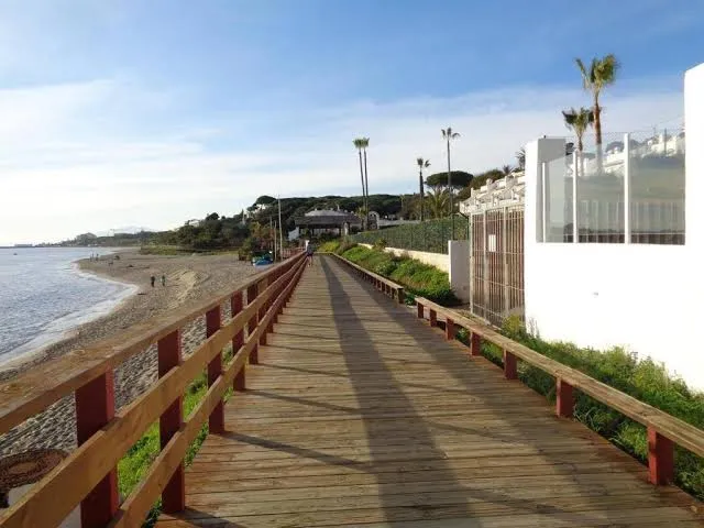 Seaview Puerta del Mar first line beach